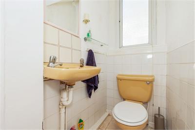 27 (1f3), Milton Street, Edinburgh, EH8 8HA - image 7