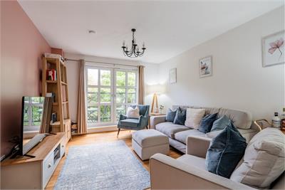 6/8 Carrick Knowe Avenue, Edinburgh, EH12 7BX - image 2