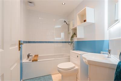 6/8 Carrick Knowe Avenue, Edinburgh, EH12 7BX - image 13