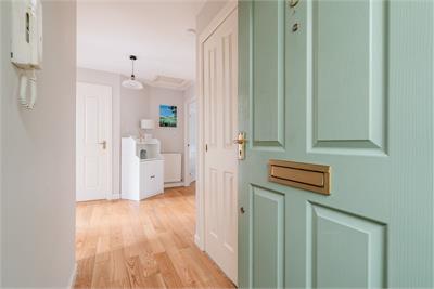 6/8 Carrick Knowe Avenue, Edinburgh, EH12 7BX - image 15