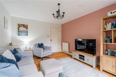 6/8 Carrick Knowe Avenue, Edinburgh, EH12 7BX - image 3