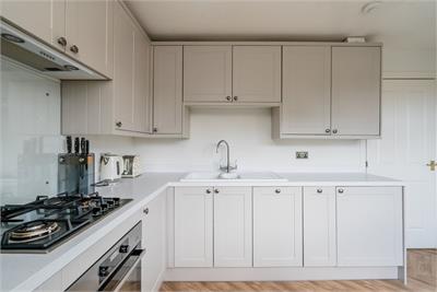 6/8 Carrick Knowe Avenue, Edinburgh, EH12 7BX - image 6