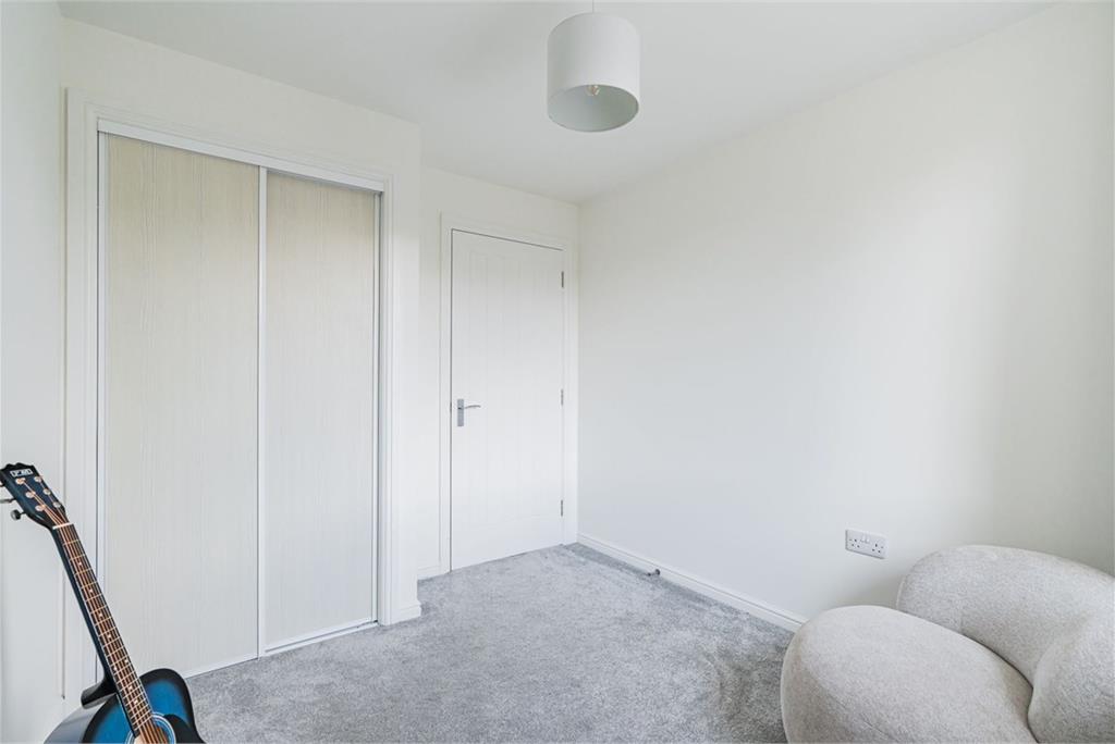 101 Strathalmond Road, Edinburgh, EH4 8HP - image 11