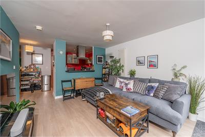 8/2 East Pilton Farm Rigg, Edinburgh, EH5 2GD - image 4