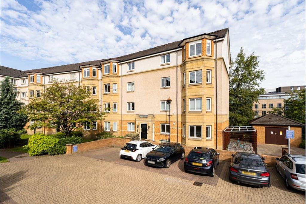 4/1 Easter Dalry Place,
Edinburgh,
EH11 2TP - image 2