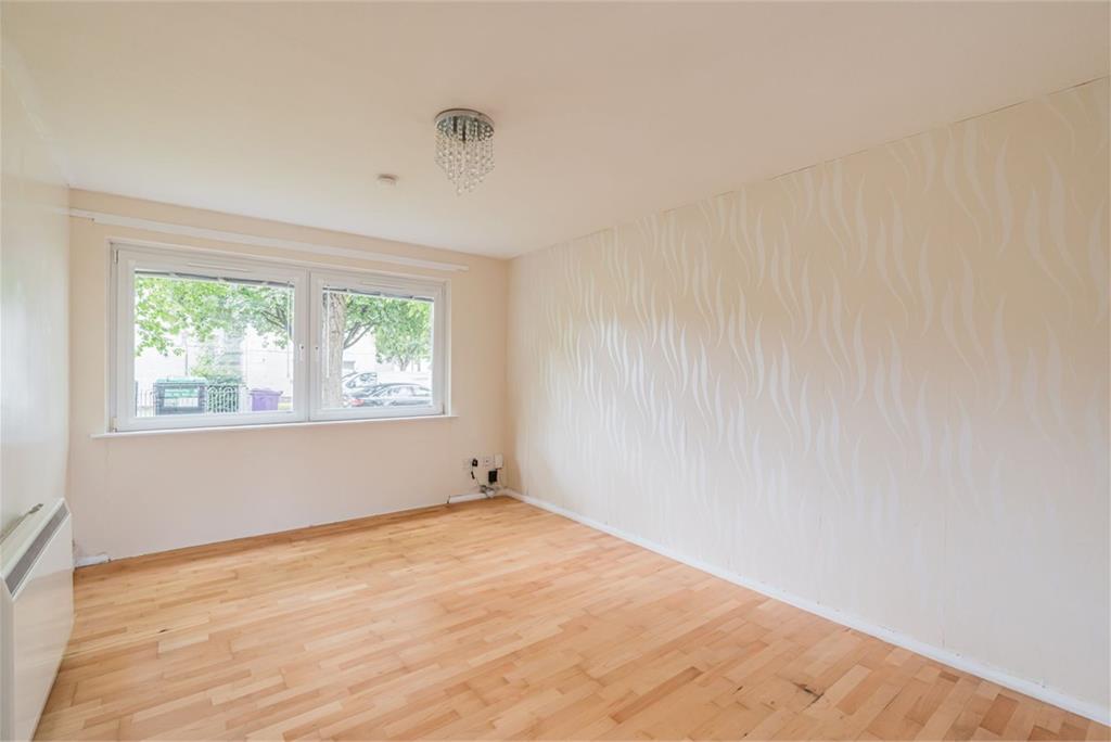 9/3 Saughton Mains Terrace, Edinburgh, EH11 3NX - image 2