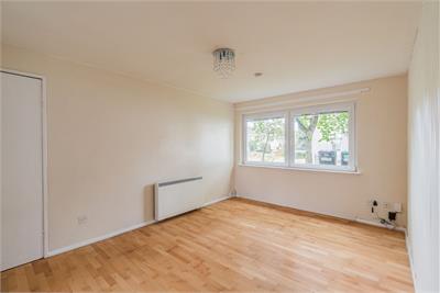 9/3 Saughton Mains Terrace, Edinburgh, EH11 3NX - image 3