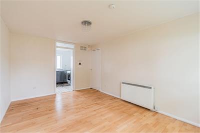 9/3 Saughton Mains Terrace, Edinburgh, EH11 3NX - image 4
