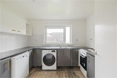 9/3 Saughton Mains Terrace, Edinburgh, EH11 3NX - image 5