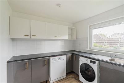 9/3 Saughton Mains Terrace, Edinburgh, EH11 3NX - image 6