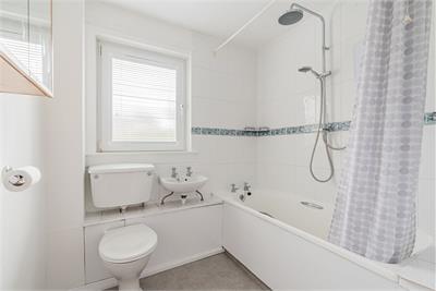 9/3 Saughton Mains Terrace, Edinburgh, EH11 3NX - image 10