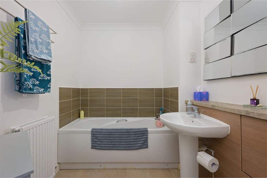44G Norway Gardens, Dunfermline, KY11 8JW - image 19