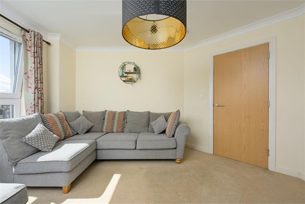 44G Norway Gardens, Dunfermline, KY11 8JW - image 5