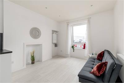 106 (3F4) Gorgie Road, Edinburgh, EH11 2NP - image 2
