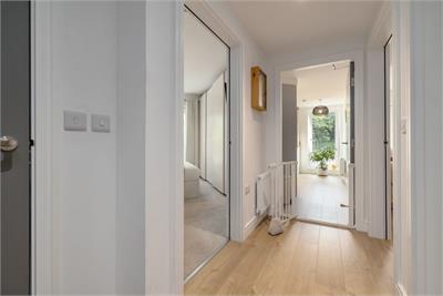 Flat 4, 59 Craiglockhart Avenue, Craiglockhart, Edinburgh, EH14 1LS - image 2