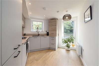 Flat 4, 59 Craiglockhart Avenue, Craiglockhart, Edinburgh, EH14 1LS - image 6