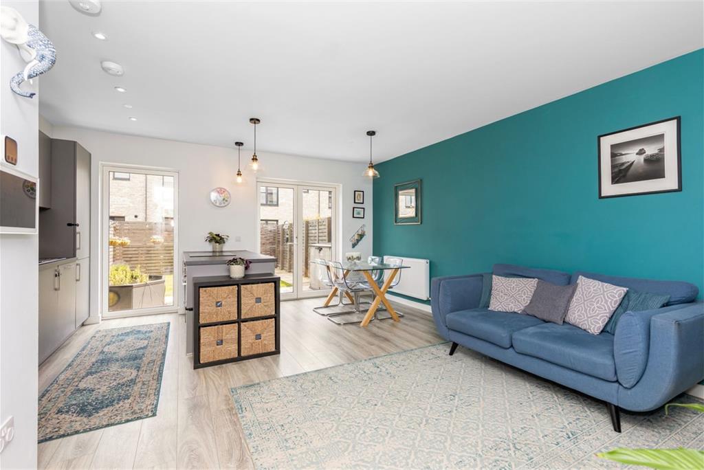 22 South Carron Crescent, Leith, Edinburgh, EH6 7FX - image 2