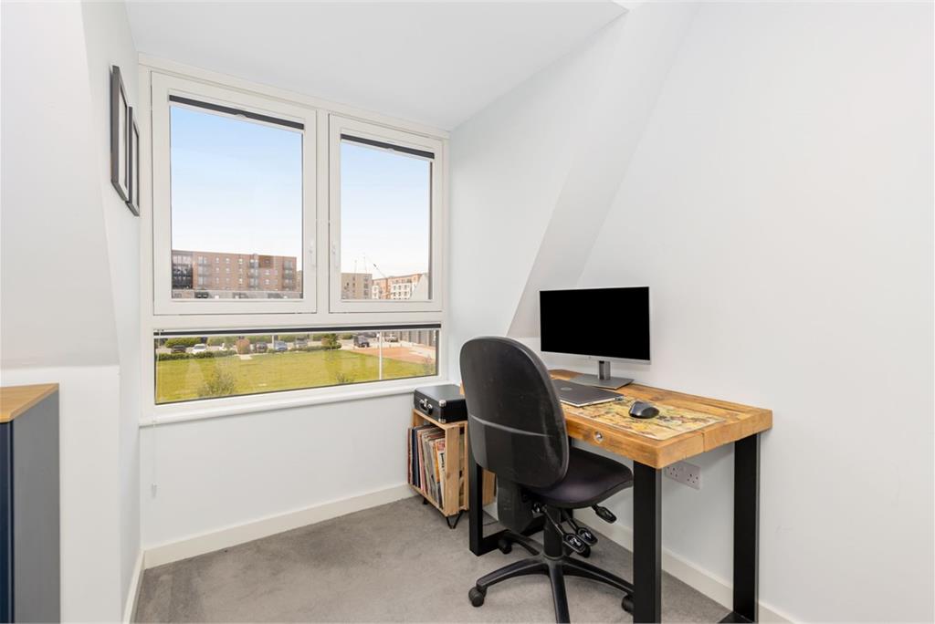 22 South Carron Crescent, Leith, Edinburgh, EH6 7FX - image 17