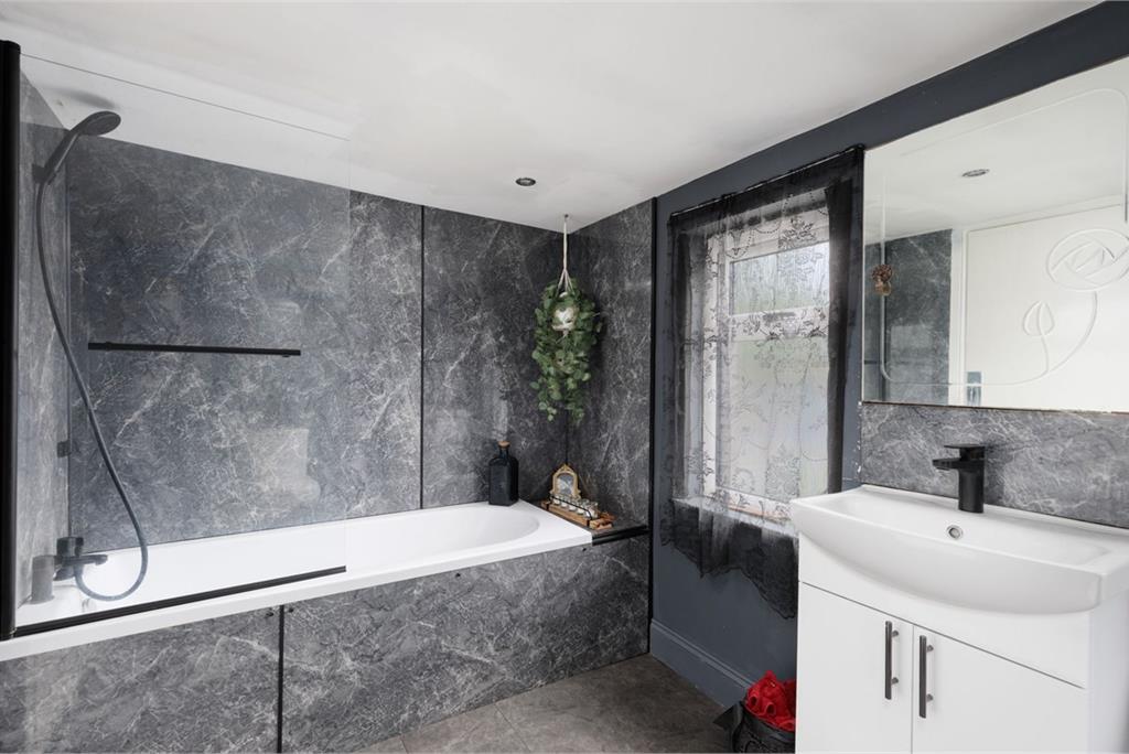 17 Wilson Street, Cowdenbeath, KY4 9DQ - image 13