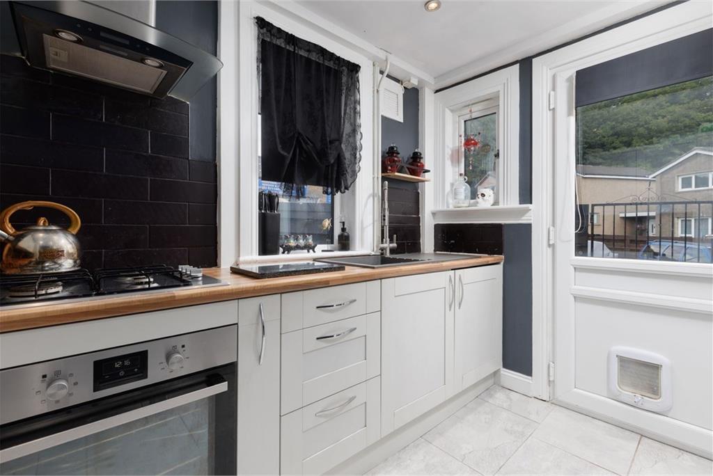 17 Wilson Street, Cowdenbeath, KY4 9DQ - image 10