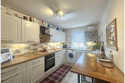 29 Kilmeny Court, Ardrossan, KA22 8DJ - image 3