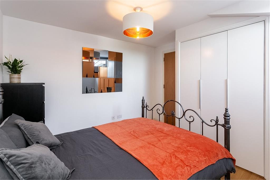 Flat 15,
5 Allanfield Place,
Edinburgh,
EH7 5AJ - image 12