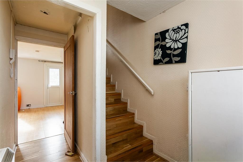 8/4 Lochview Court,
Dumbiedykes Road,
Edinburgh,
EH8 8AR - image 9