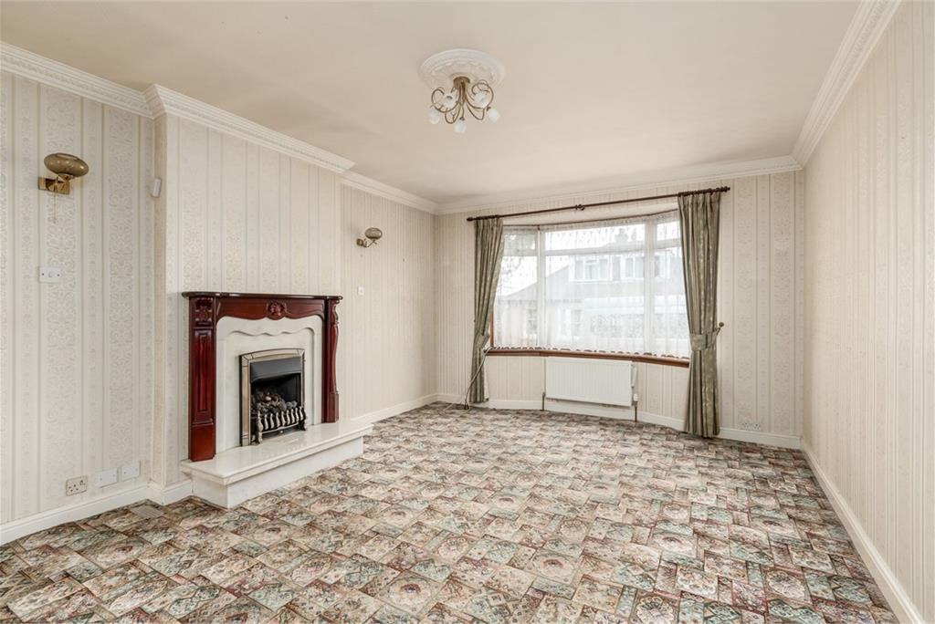 4 Priestfield Crescent, EDINBURGH, EH16 5JQ - image 2