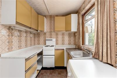 4 Priestfield Crescent, EDINBURGH, EH16 5JQ - image 3