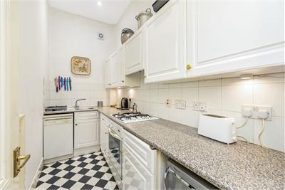 16/3 Grosvenor Crescent, West End, Edinburgh, EH12 5EL - image 7