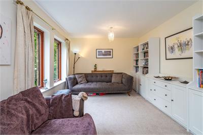 4/4 Dun-Ard Garden, Edinburgh, EH9 2HZ - image 2