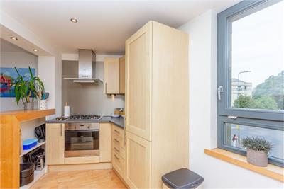 97/4 East London Street, Edinburgh, EH7 4BF - image 9