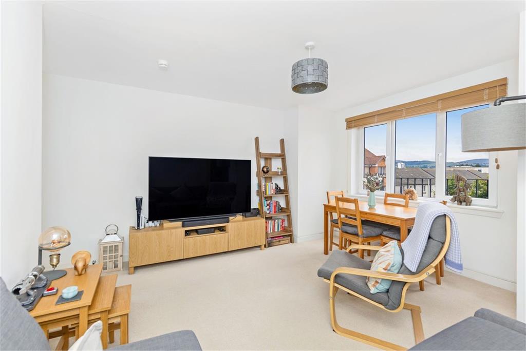 34/5 Torwood Crescent, Corstorphine, Edinburgh, EH12 9GJ - image 2