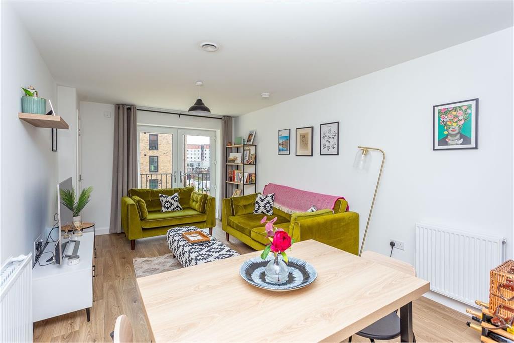 22/2 Margaret Thomson Crescent,
Edinburgh,
EH6 7FE - image 3