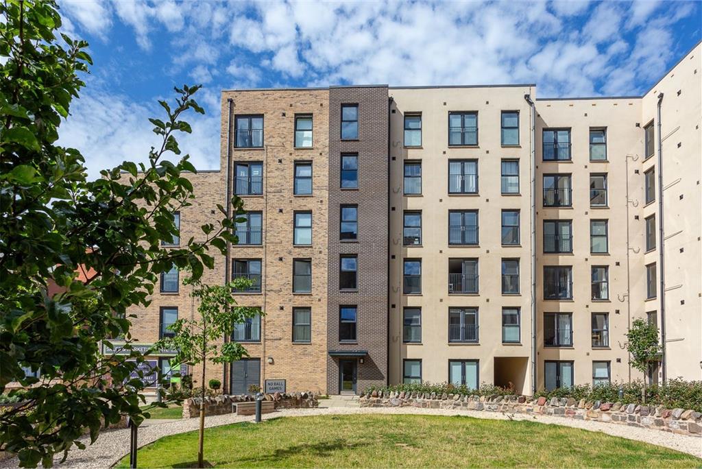 22/2 Margaret Thomson Crescent,
Edinburgh,
EH6 7FE - image 1