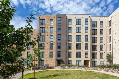 22/2 Margaret Thomson Crescent, Edinburgh, EH6 7FE - image 1