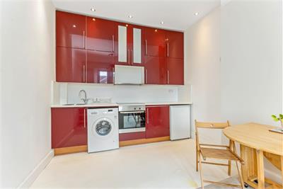 21 (3F2), Milton Street, Abbeyhill, Edinburgh, EH8 8HA - image 5