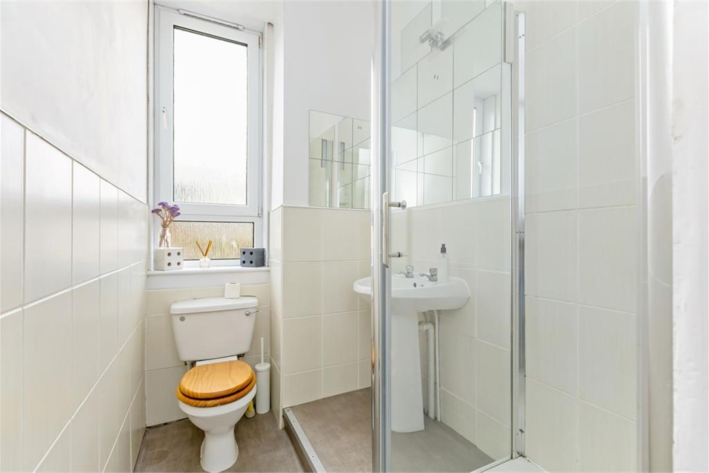 21 (3F2), Milton Street, Abbeyhill, Edinburgh, EH8 8HA - image 9