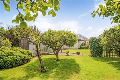 36 Pitbauchlie Bank, Dunfermline, KY11 8DP - image 2