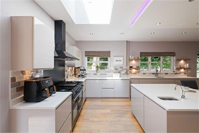 5 Rattray Way, Greenbank, Edinburgh, EH10 5TU - image 4
