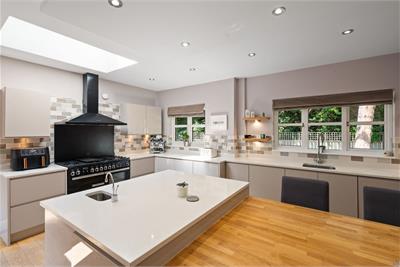 5 Rattray Way, Greenbank, Edinburgh, EH10 5TU - image 5