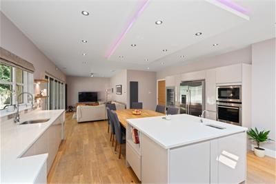 5 Rattray Way, Greenbank, Edinburgh, EH10 5TU - image 6