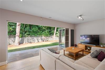 5 Rattray Way, Greenbank, Edinburgh, EH10 5TU - image 8