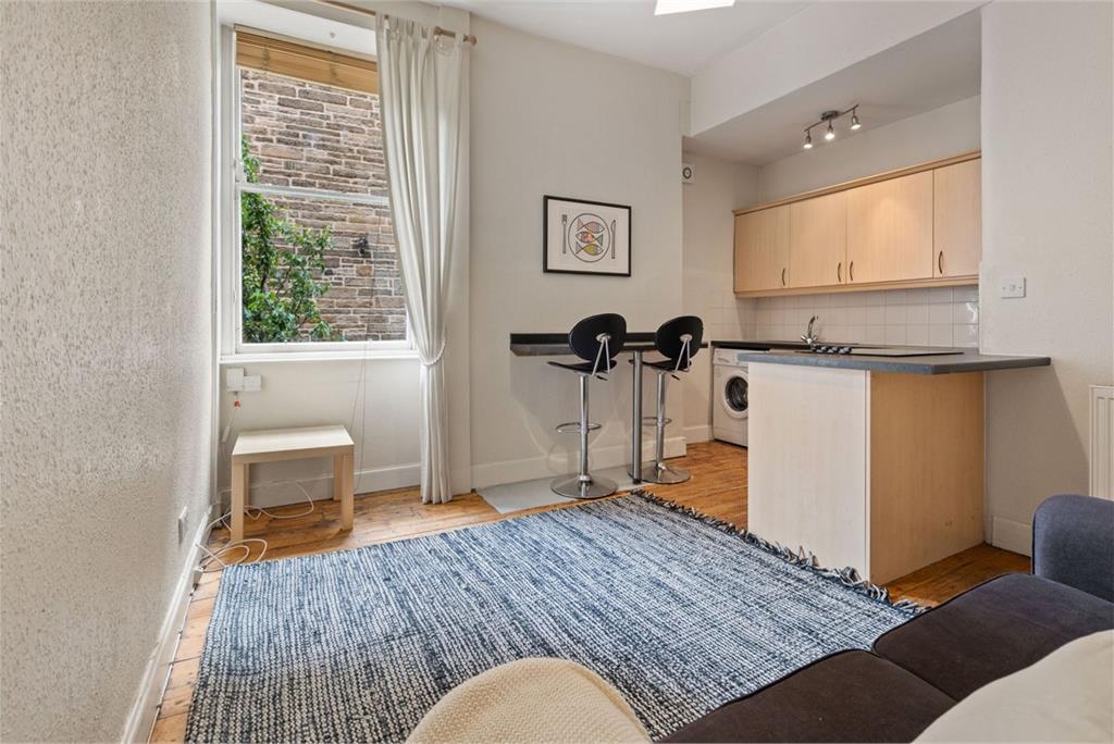 42 (1F1) Brunswick Road, Edinburgh, EH7 5PF - image 2
