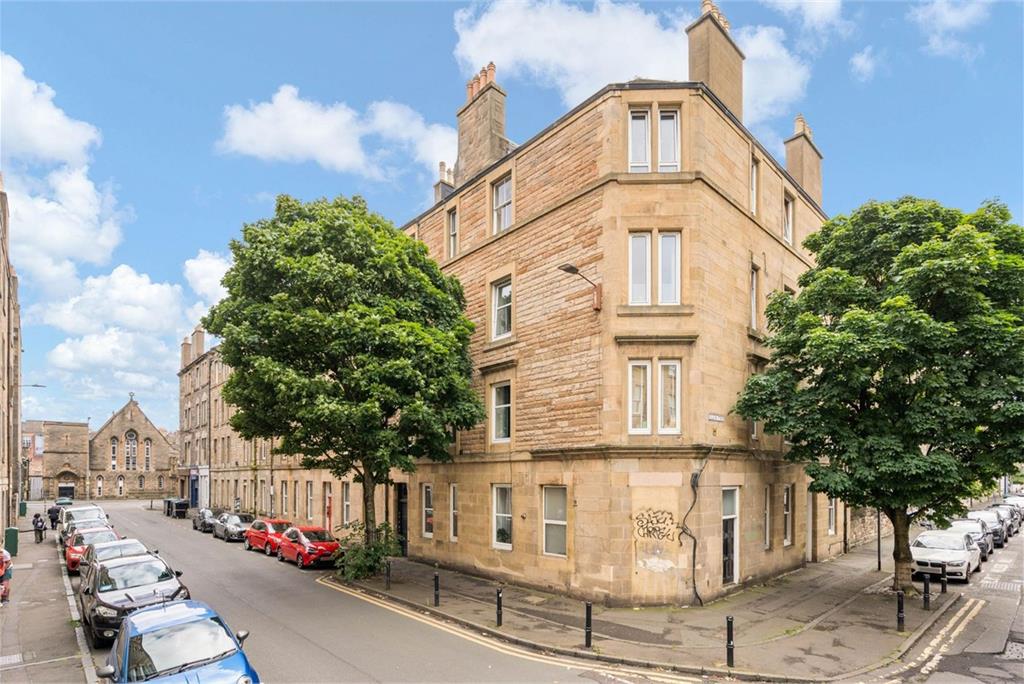42 (1F1) Brunswick Road, Edinburgh, EH7 5PF - image 1