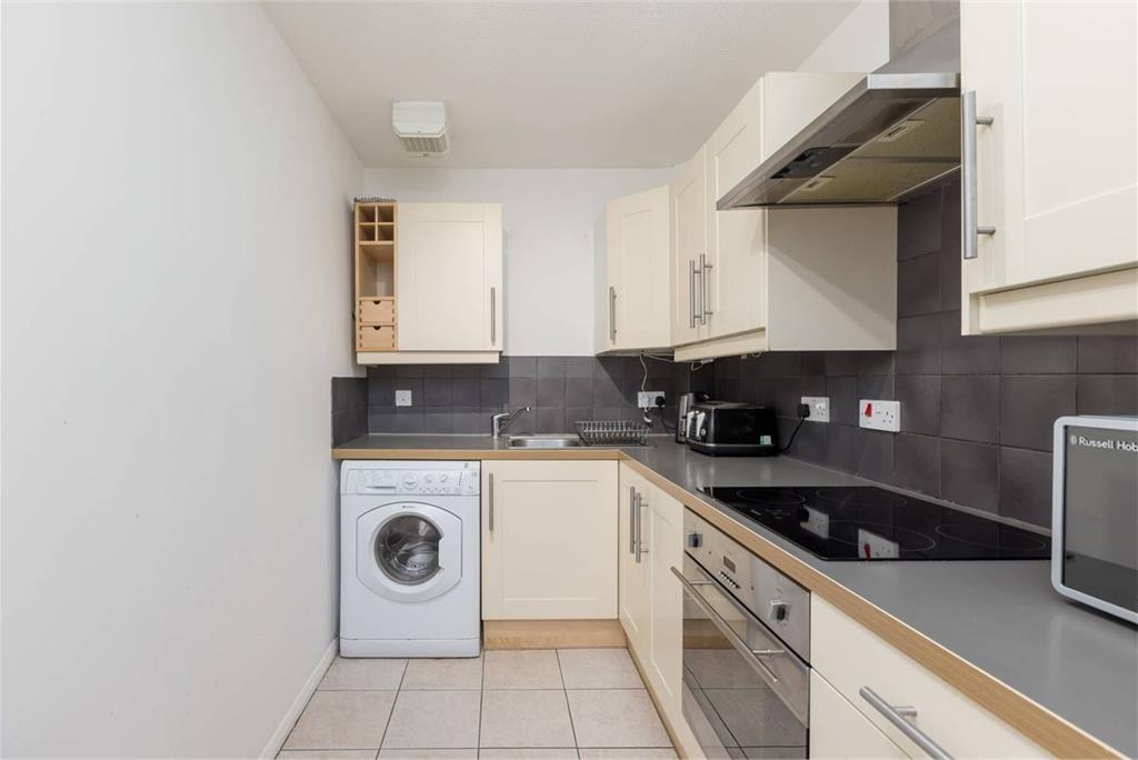 6/11 Rodney Place, Canonmills, Edinburgh, EH7 4FR - image 7