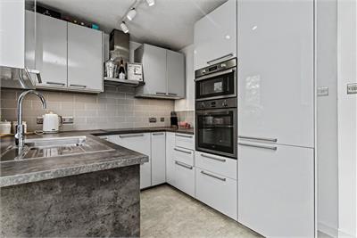 24 Alloway Crescent, Paisley, PA2 7DR - image 4
