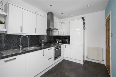 284 Lanark Road West, Currie, EH14 5RU - image 3