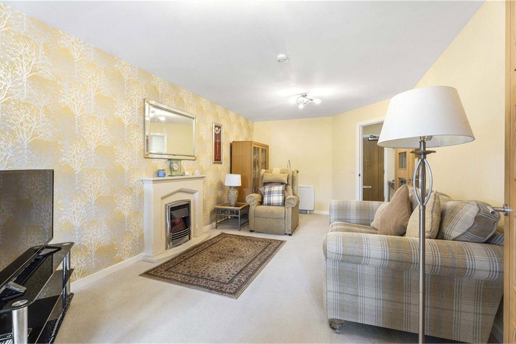 Flat 5, Lyle Court,
25 Barnton Grove,
Barnton,
Edinburgh,
EH4 6EZ - image 3