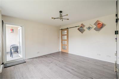 38 Falcon Court, Edinburgh, EH10 4AF - image 16